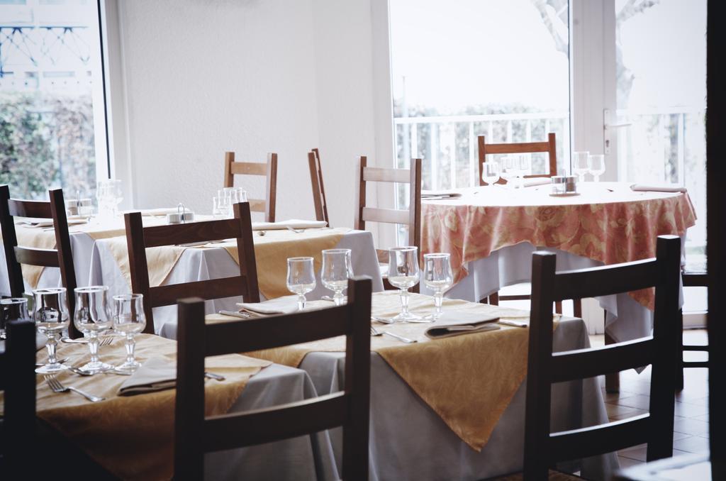 فونتوناي أو روز La Roseraie - Hotel & Restaurant المظهر الخارجي الصورة